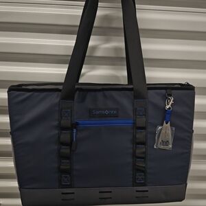 Samsonite 30 Can  Capacity Cooler Tote Voyager Collection Navy Blue
